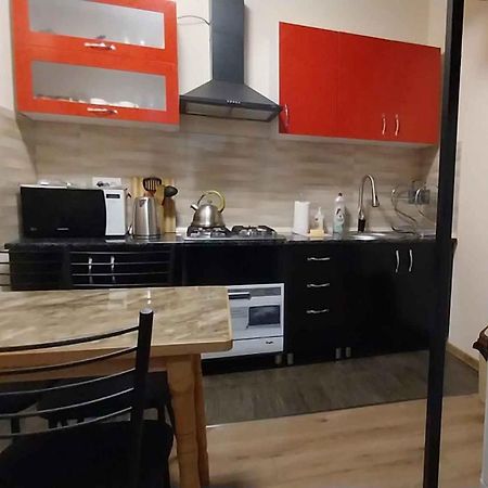 Full House Apartment Tbilisi ภายนอก รูปภาพ