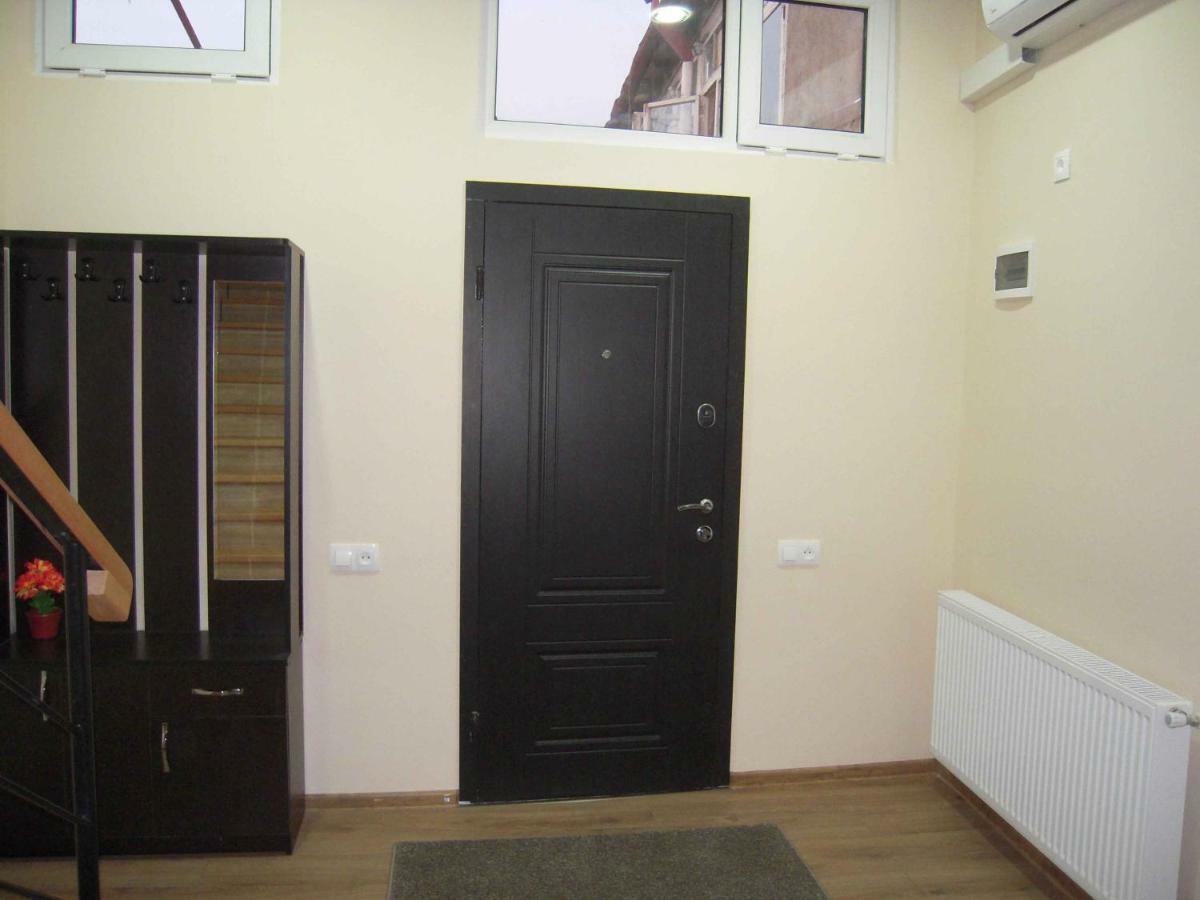 Full House Apartment Tbilisi ภายนอก รูปภาพ
