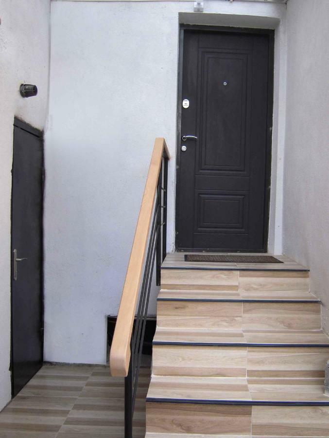 Full House Apartment Tbilisi ภายนอก รูปภาพ